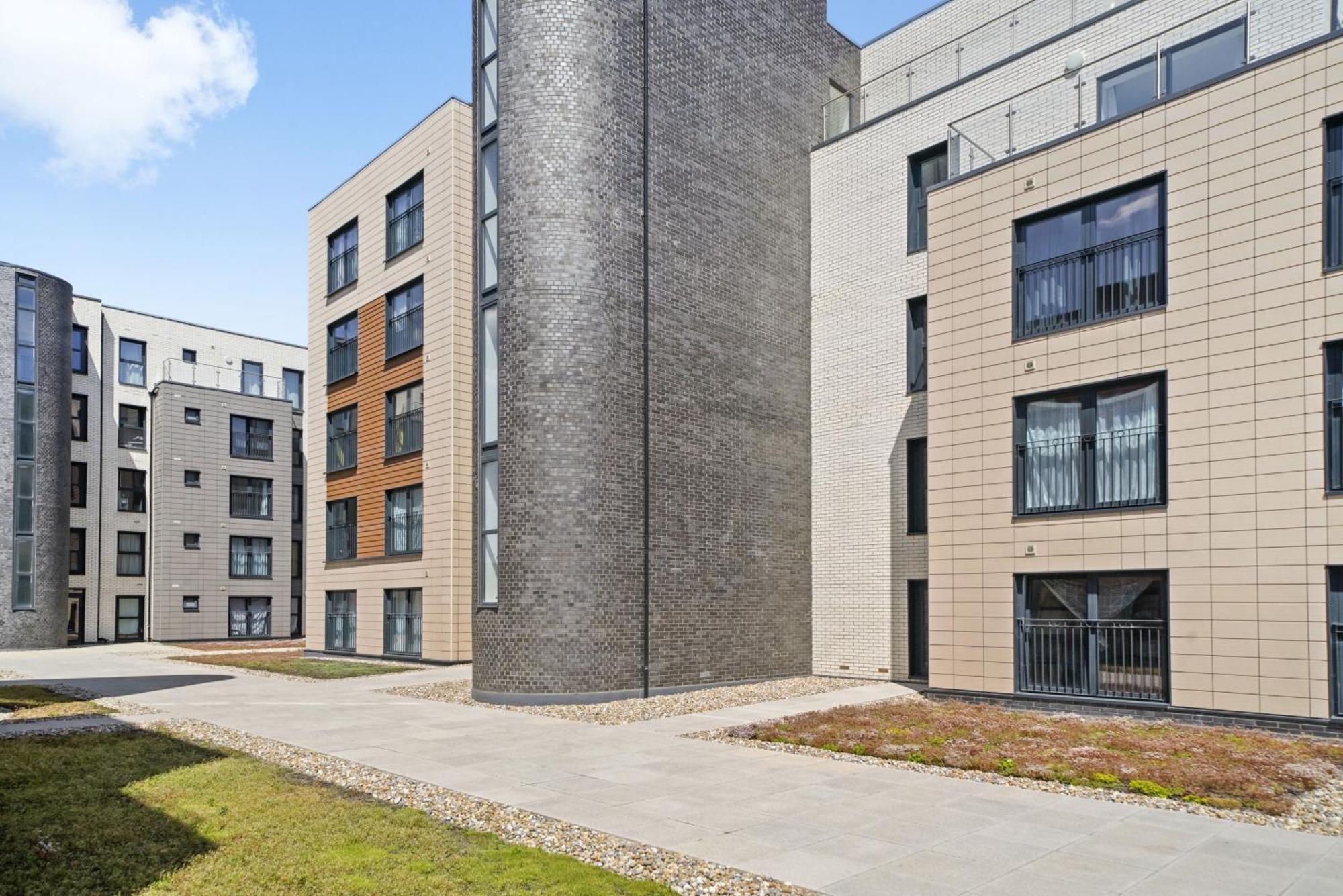 One And Two Bed Apartments Slough Near Heathrow Colnbrook Exteriér fotografie