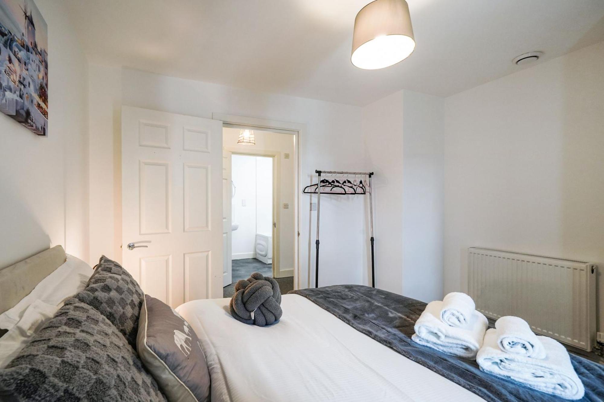 One And Two Bed Apartments Slough Near Heathrow Colnbrook Exteriér fotografie