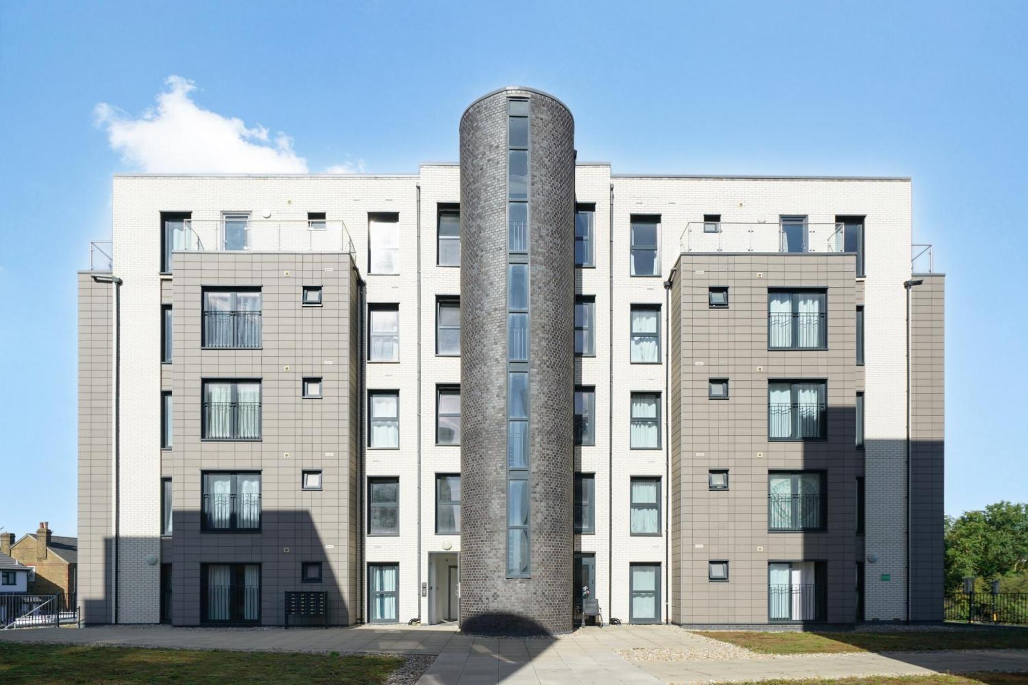 One And Two Bed Apartments Slough Near Heathrow Colnbrook Exteriér fotografie