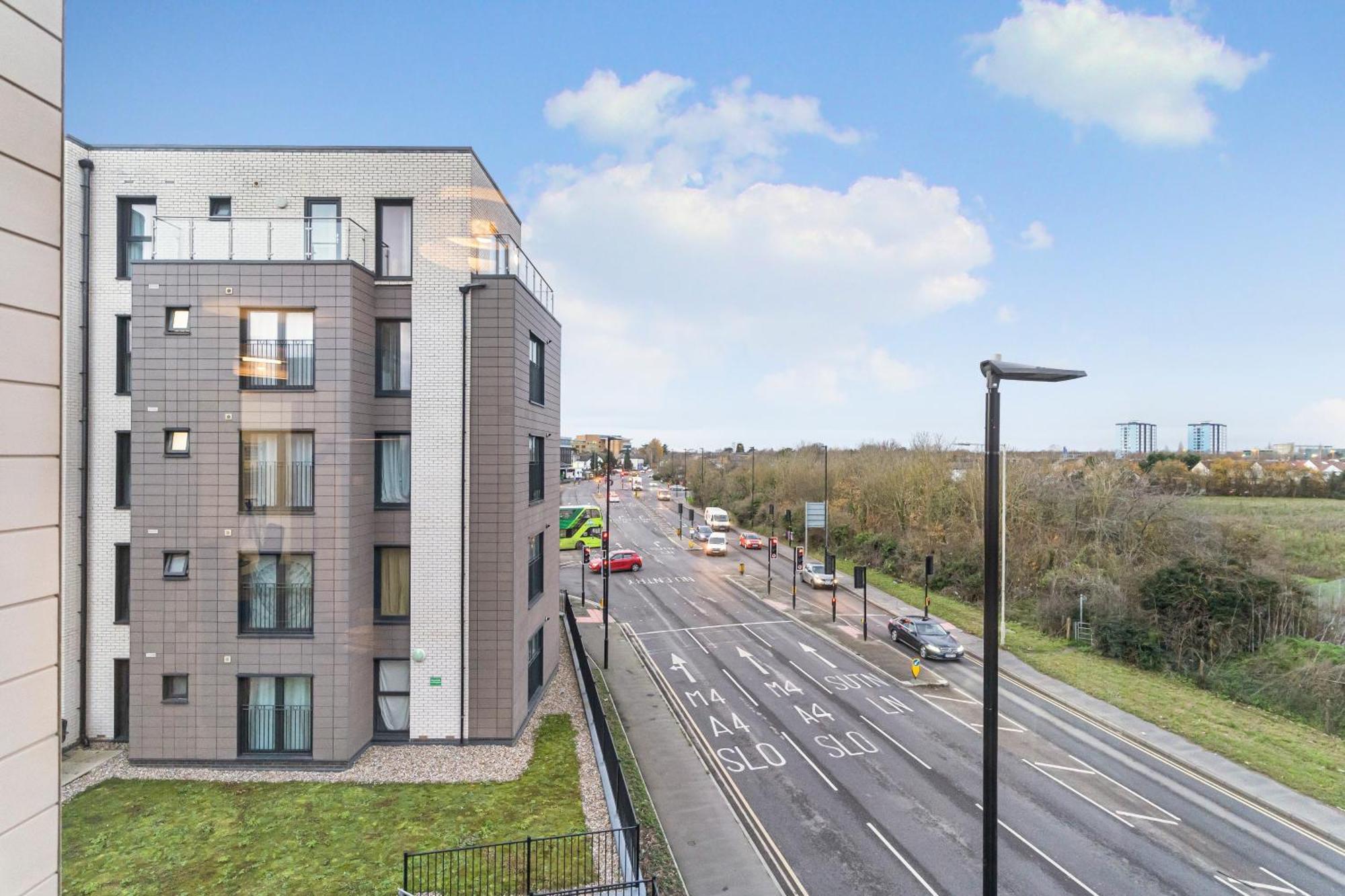 One And Two Bed Apartments Slough Near Heathrow Colnbrook Exteriér fotografie